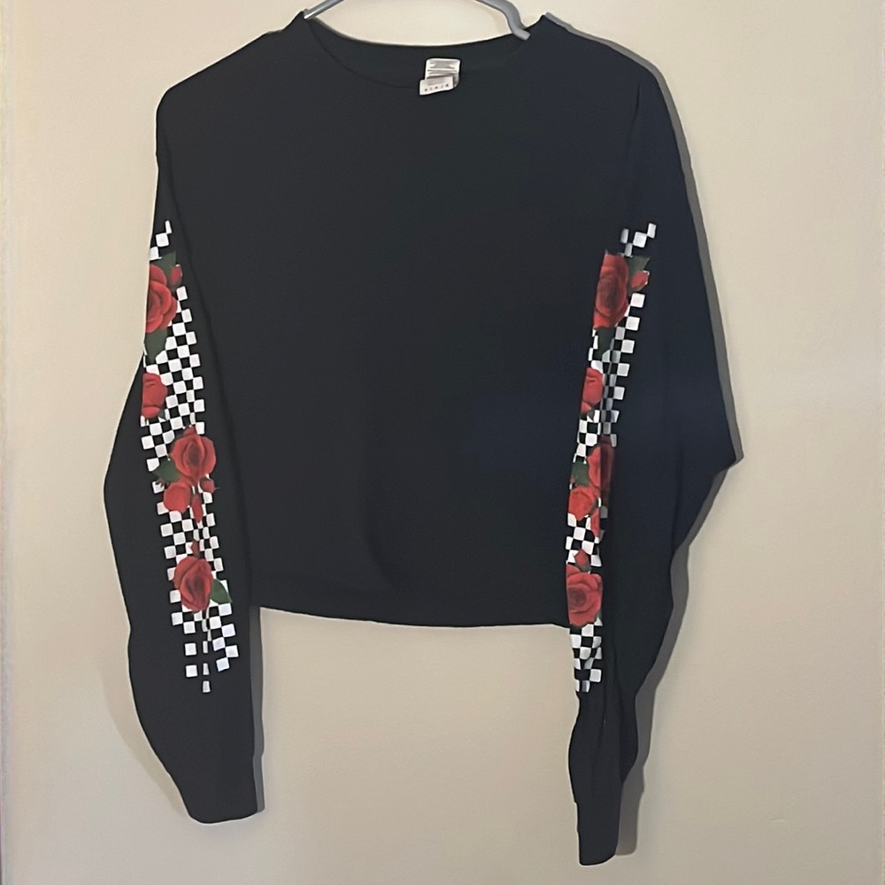 Long sleeve Black crop top with checkerboard and roses